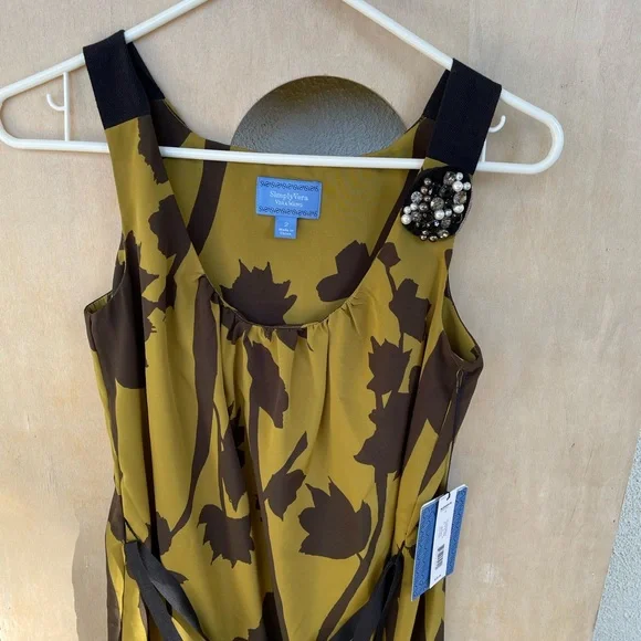 Simply Vera Wang forest green dress. NWT. Size 2. - Picture 5 of 9